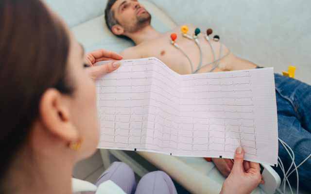 Les inhibiteurs de SGLT2 initiés à l'hôpital : bénéfices confirmés par méta-analyse malgré des résultats neutres en essai individuel