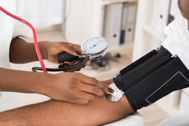 Impact d'une diminution intensive de la pression artrielle sur la maladie rnale terminale et la fonction rnale chez des patients diabtiques de type 2